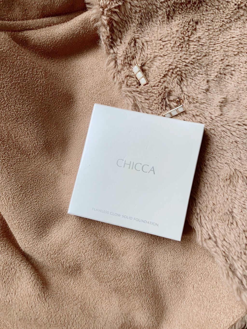 フローレスグロウ ソリッドファンデーション/CHICCA/クリーム・エマルジョンファンデーションを使ったクチコミ(2枚目)