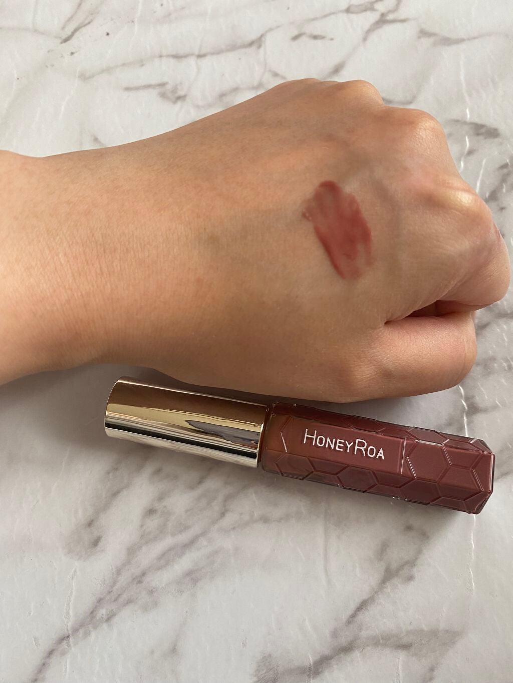 ハニーラスター r/ROAlív/リップグロスを使ったクチコミ(3枚目)
