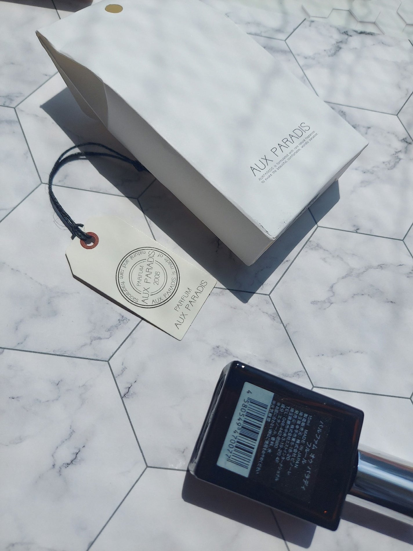 オードパルファム #03 Fleur〔フルール〕/AUX PARADIS/香水(レディース)を使ったクチコミ(3枚目)