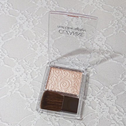 sparkle_sounds_vuk3 on LIPS 「セザンヌのパールグロウハイライトをいただきました。デイリーに使..」(2枚目)