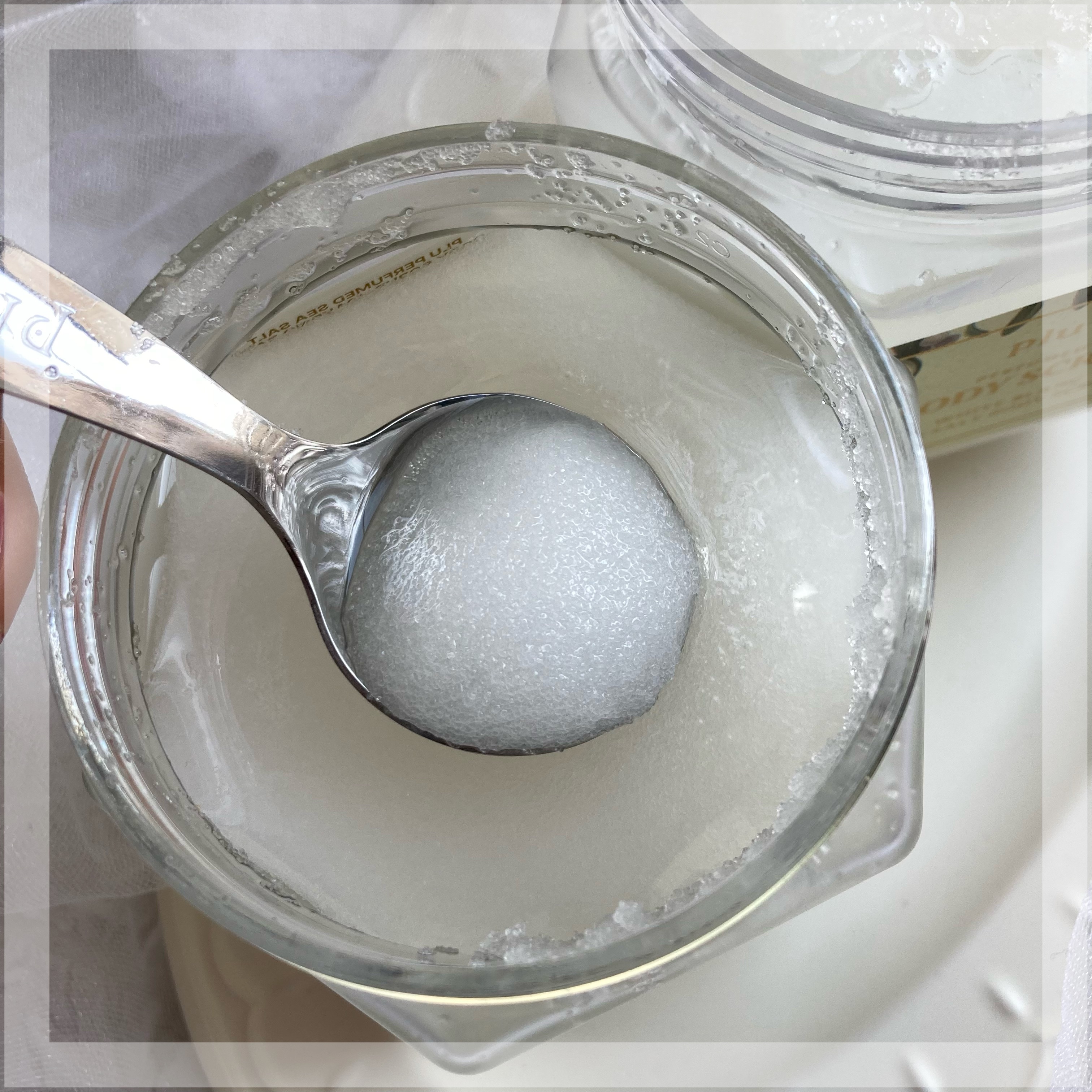 パヒュームドボディスクラブ ホワイトブラン/plu/ボディスクラブを使ったクチコミ（3枚目）