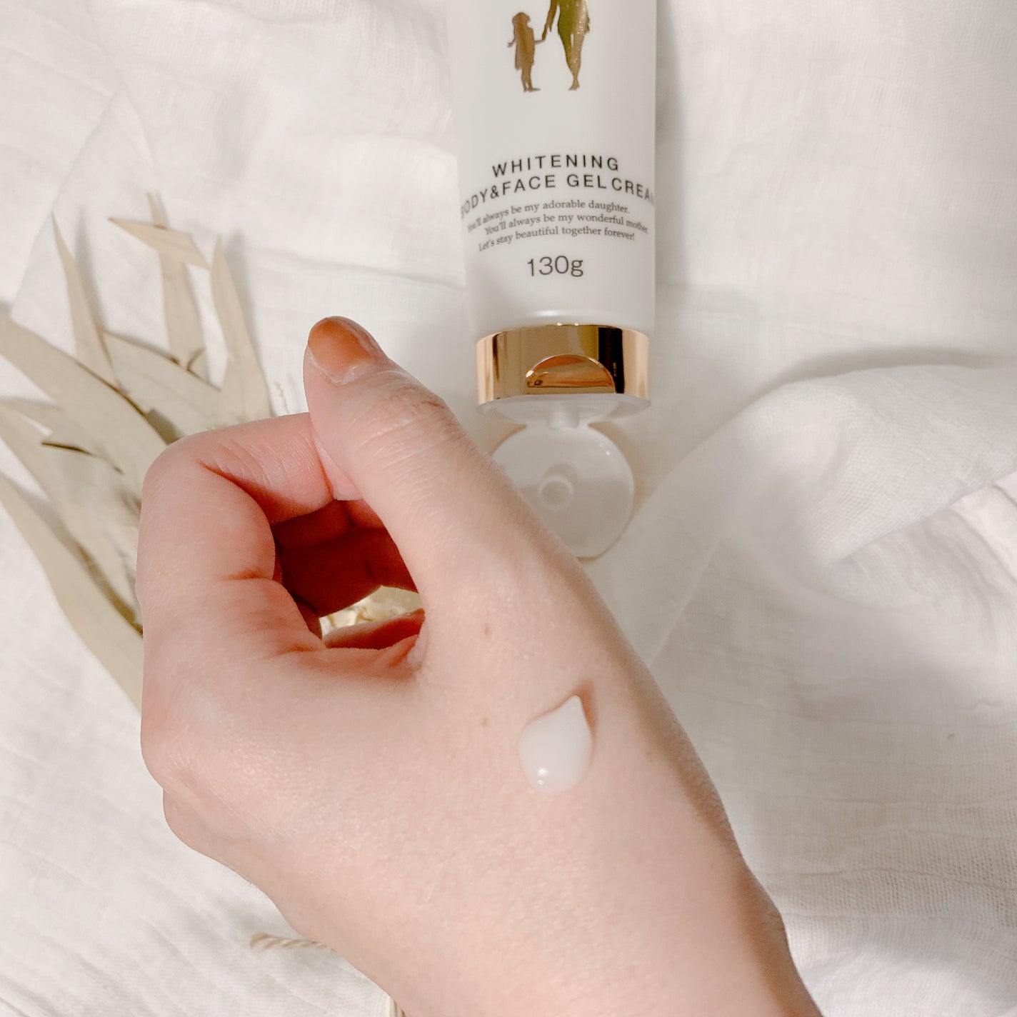 ホワイトニング ボディ&フェイスジェルクリーム【医薬部外品】/Mother&Daughter/フェイスクリームを使ったクチコミ(3枚目)