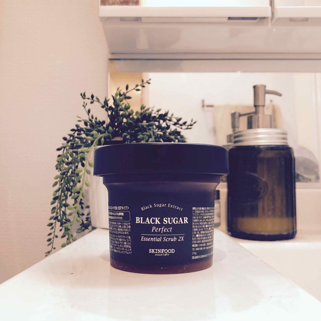 ブラックシュガー パーフェクト エッセンシャル スクラブ2X/SKINFOOD/洗い流すパック・マスクを使ったクチコミ（1枚目）