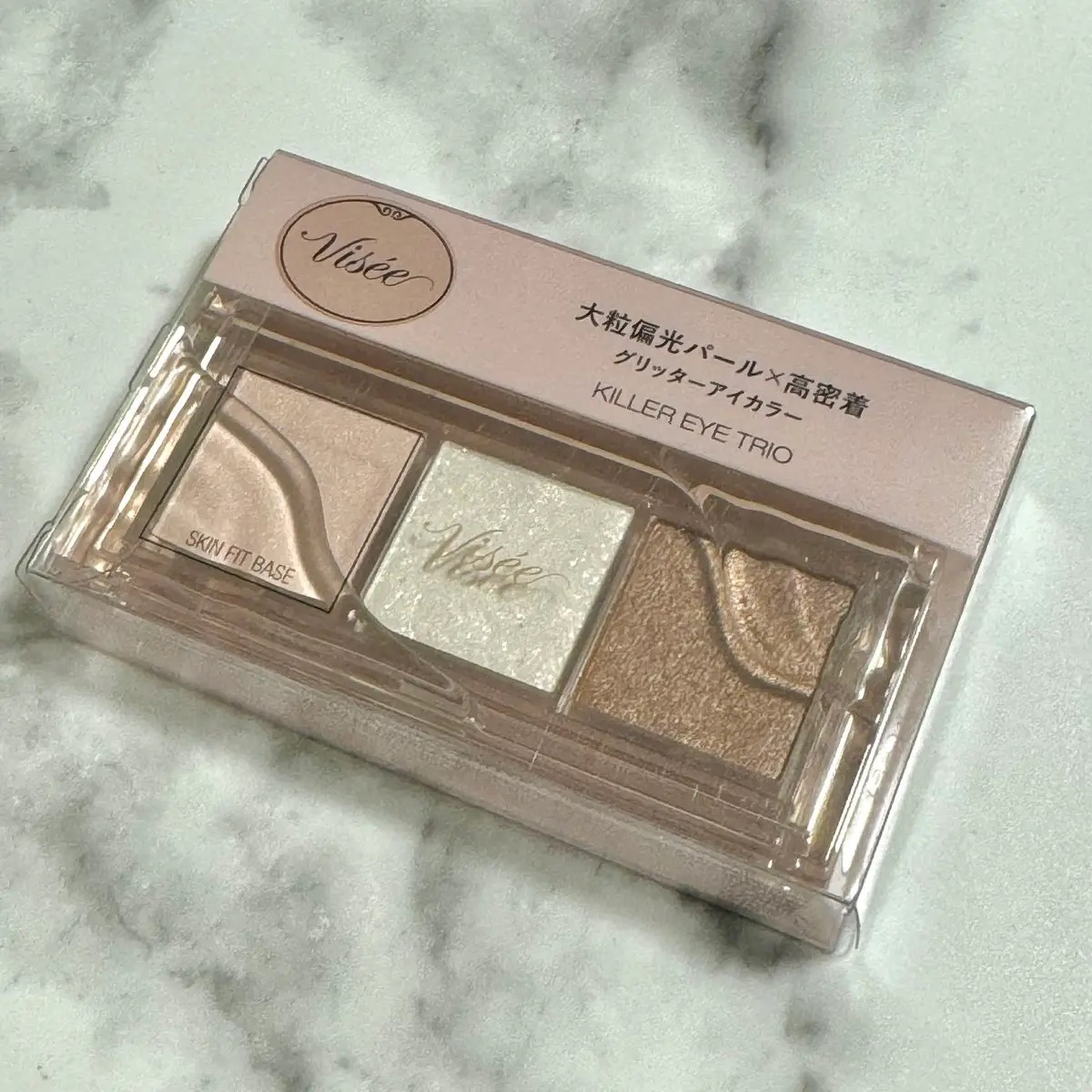 #PR #visee
ヴィセ様から商品提供を頂きました🫶
✅ヴィセ　キラー アイ トリオ BR-1 無垢なまなざし
ヴィセの新作”高輝度偏光パール”アイカラー✨
大粒の偏光パールが角度によって見え方が変わるので立体感のある目元に👀
透け