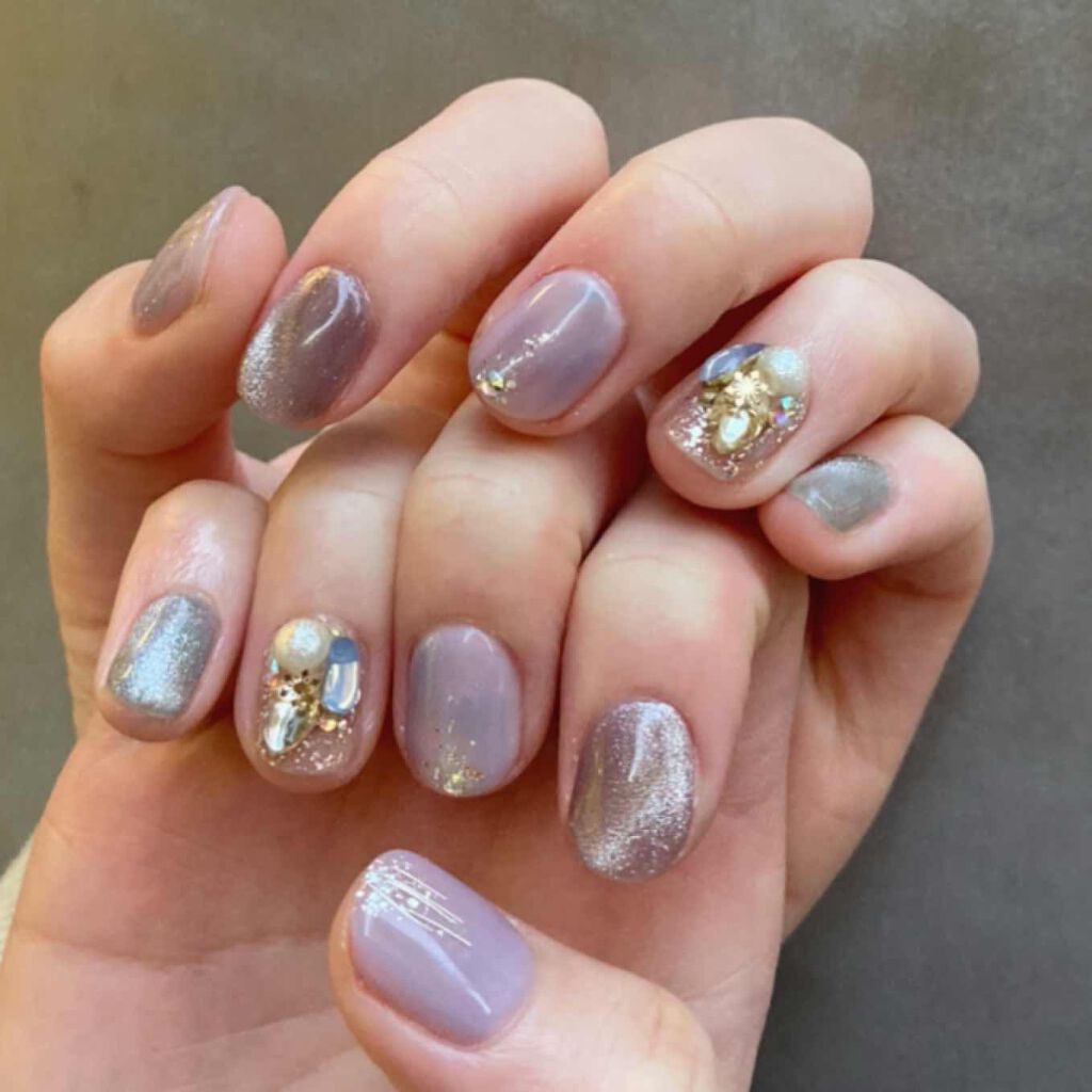 顔タイプ診断士のぞみ on LIPS 「\キラキラミラーネイル/先日初めてネイルサロンに行きました💕神..」(1枚目)