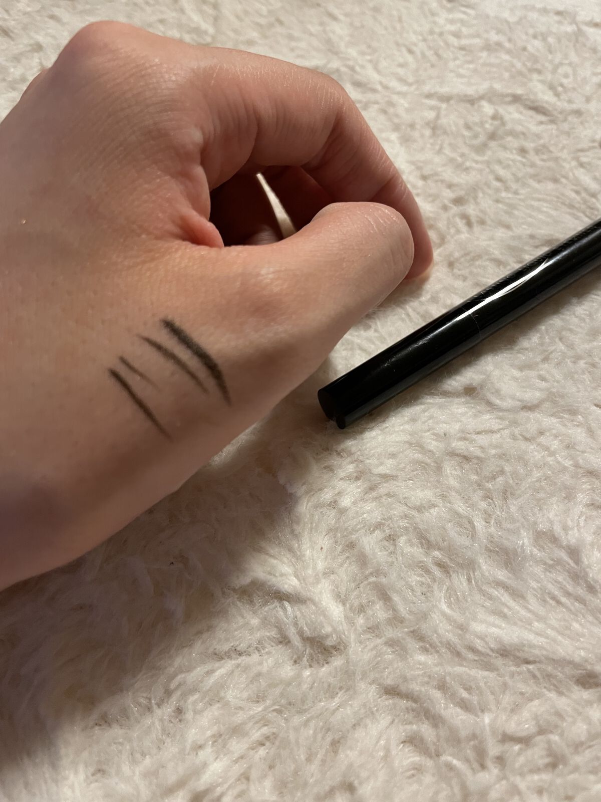 エグザジェレート ラスティングリキッドアイライナー WP 001/リンメル ロンドン/リキッドアイライナーを使ったクチコミ（2枚目）