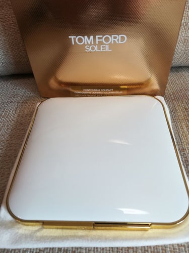 TOM FORD BEAUTY ソレイユ コントゥーリング コンパクトのクチコミ「皆様、おはようございます！

こちらは、

トムフォード ソレイユ コントゥーリング コンパク.....」（2枚目）