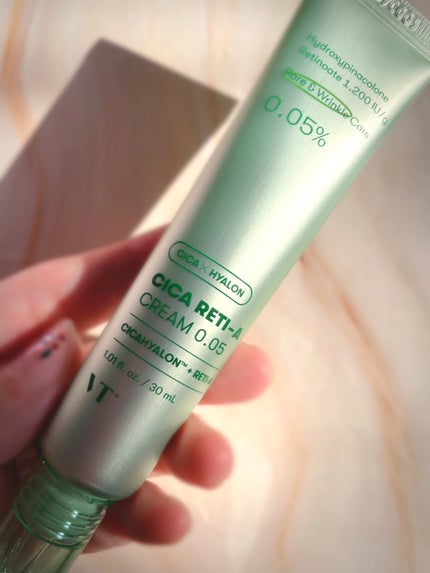 VT シカレチA クリーム0.05のクチコミ「レチノール初心者でも肌に優しいから安心して使える✨
♡ ••┈┈┈┈┈┈┈┈•• ♡
.....」(1枚目)
