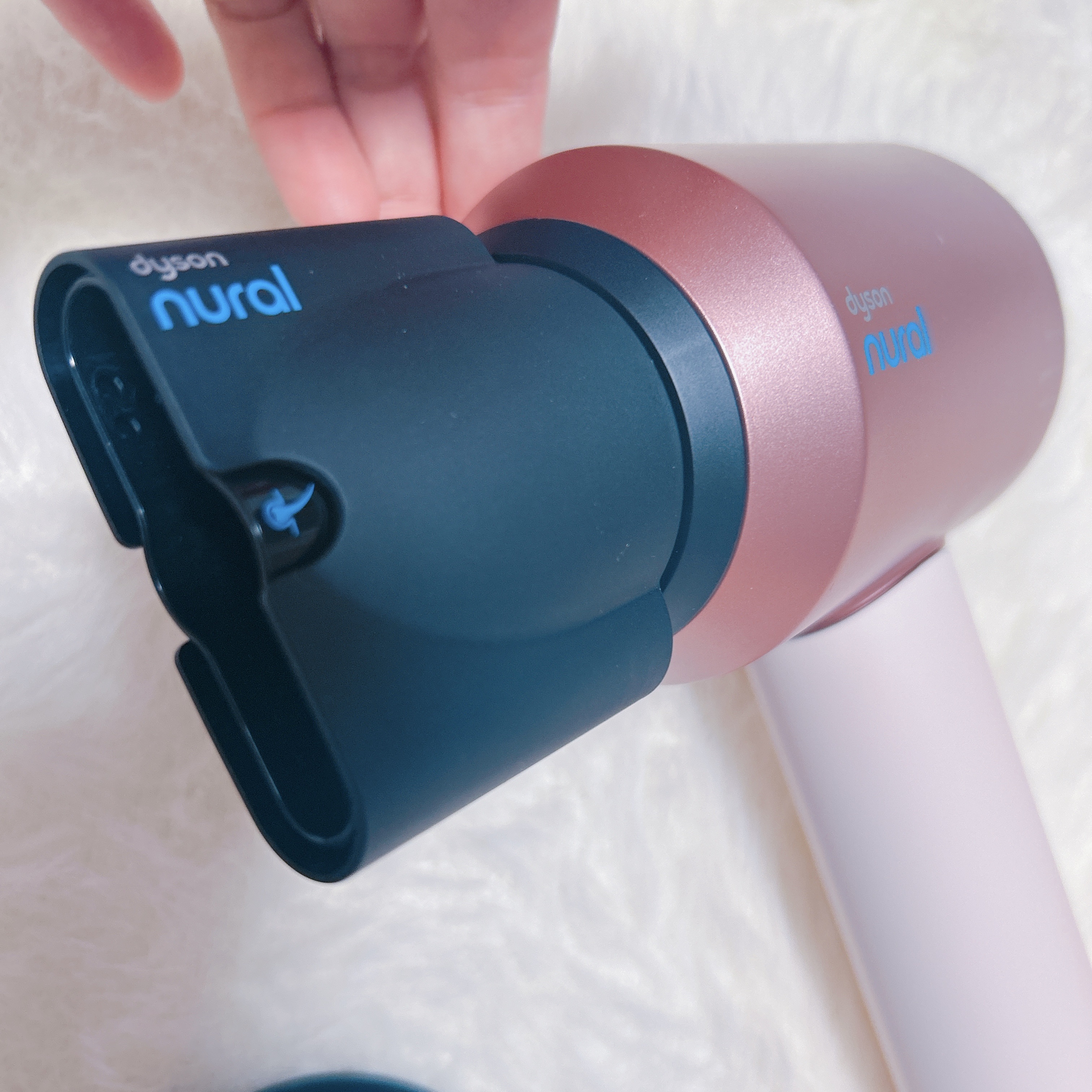 Dyson Supersonic Nural ™ Shine ヘアドライヤー セラミックピンク (HD16 VLP)/dyson/ドライヤーを使ったクチコミ（3枚目）