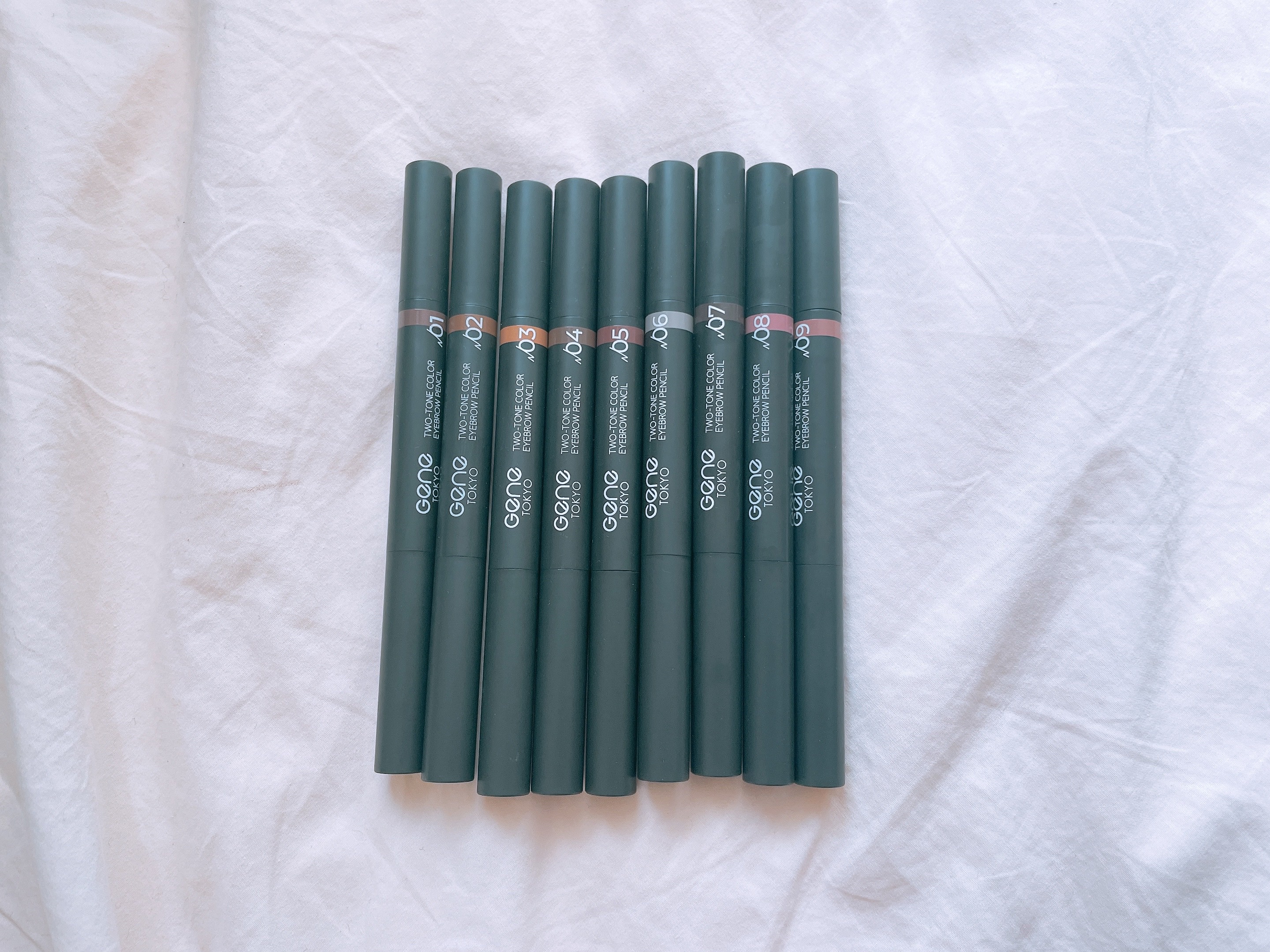 ツートンカラーアイブロウペンシル 04 アッシュ系ブラウンの髪に/GENE TOKYO/アイブロウペンシルを使ったクチコミ（2枚目）