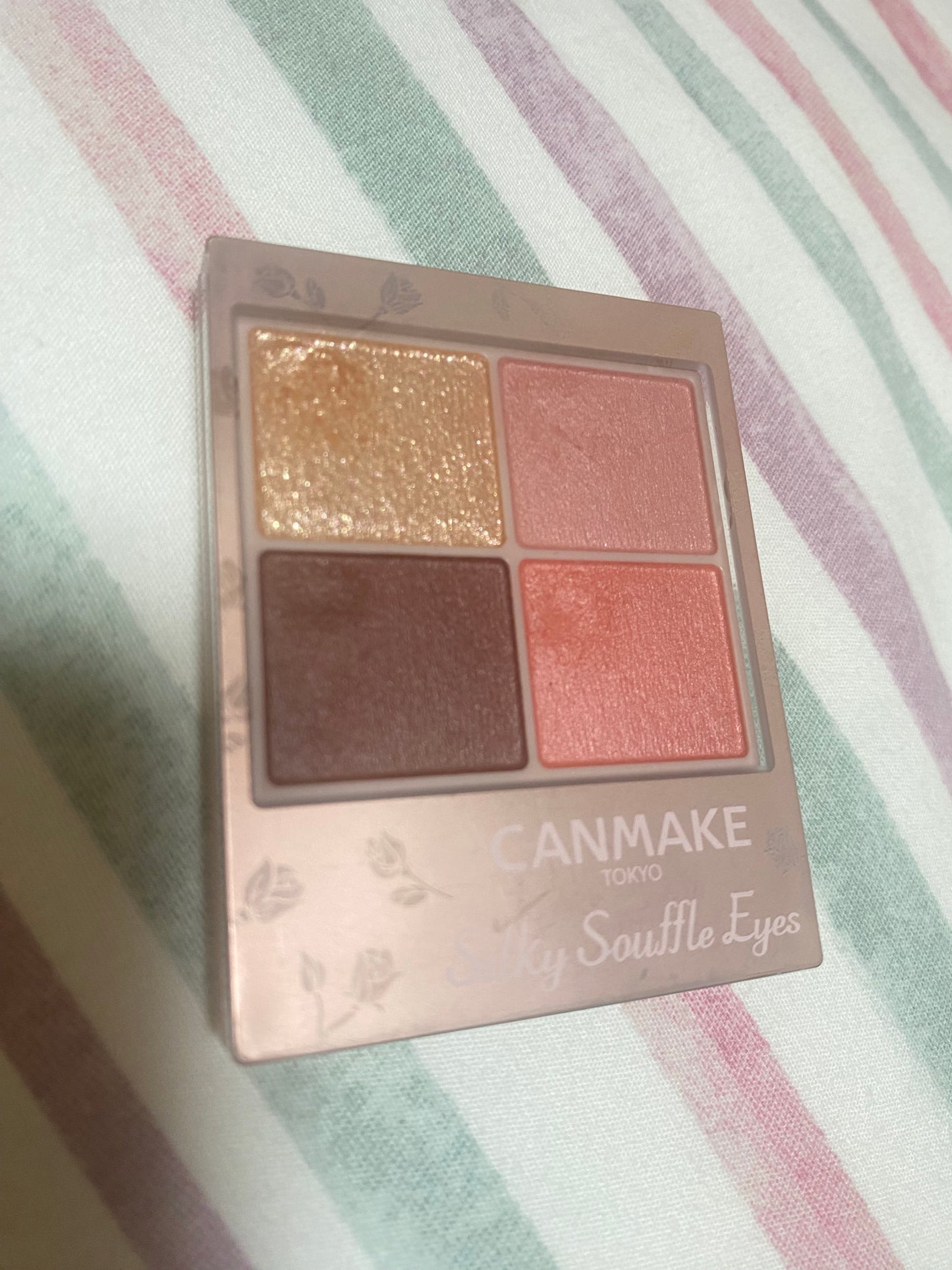 シルキースフレアイズ/キャンメイク/アイシャドウパレットを使ったクチコミ(1枚目)