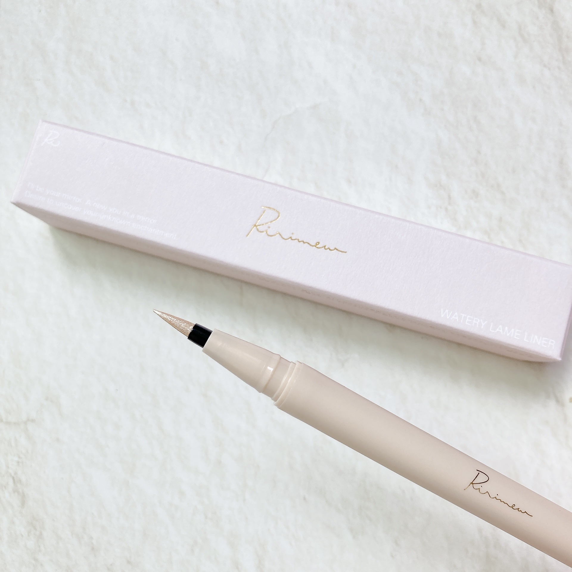 ウォータリーラメライナー/Ririmew/リキッドアイライナーを使ったクチコミ（2枚目）