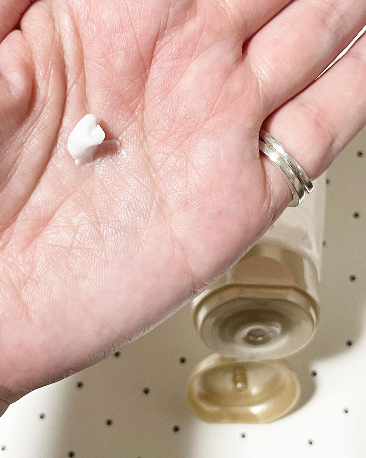 comaki on LIPS 「アベンヌの薬用ハンドクリームエンリッチをお試ししました。こっく..」(2枚目)