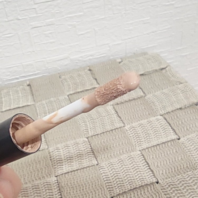 カバーパーフェクション チップコンシーラー 1.5 ナチュラルベージュ/the SAEM/リキッドコンシーラーを使ったクチコミ（2枚目）