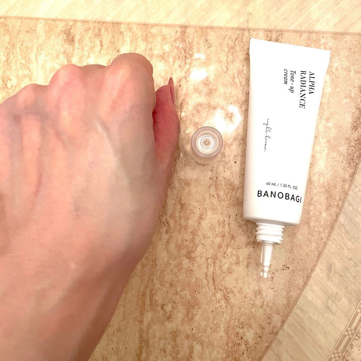 Shiho Arai on LIPS 「BANOBAGI アルファラディアンスセラムとアルファラディア..」(3枚目)