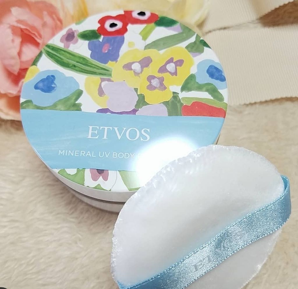 ミネラルUVボディパウダー(旧)/エトヴォス/ボディパウダーを使ったクチコミ（1枚目）