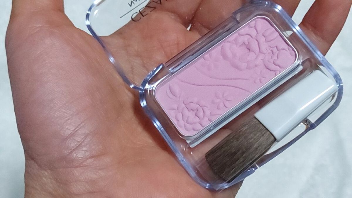 お餅 on LIPS 「透明感すごい‼️これ、見た目よりのせると透明感がすごい‼️薄付..」(1枚目)