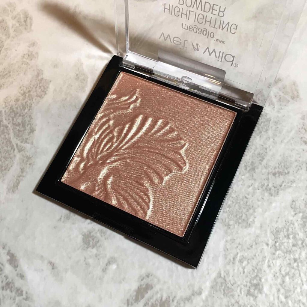 MegaGlo Highlighting Powder/wet 'n' wild/パウダーハイライトを使ったクチコミ（2枚目）