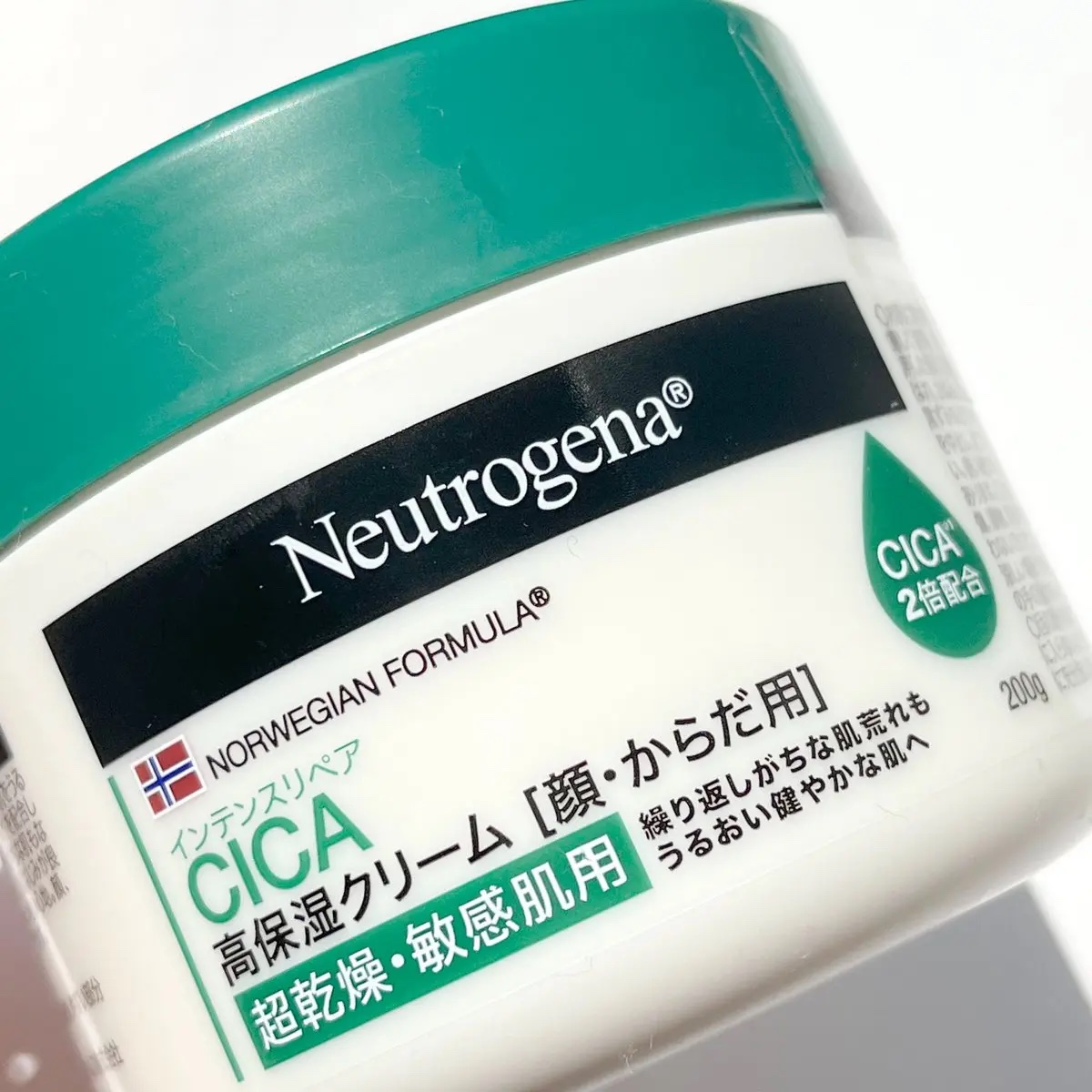 ニュートロジーナ®ノルウェー フォーミュラ インテンスリペア CICA 高保湿クリーム/Neutrogena/フェイスクリームを使ったクチコミ（1枚目）