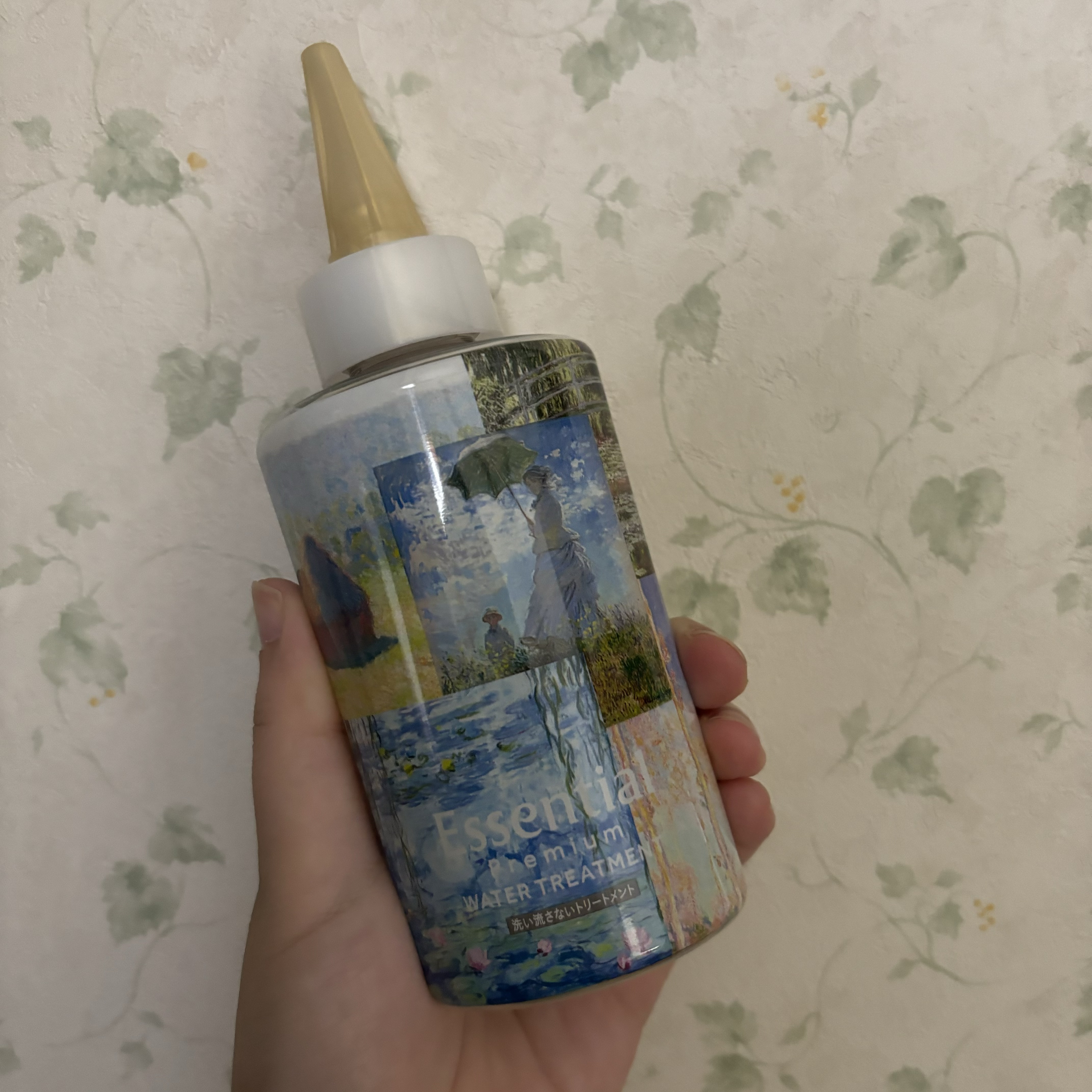 エッセンシャル プレミアム ウォータートリートメント EXスムース モネデザイン（200ml）/エッセンシャル/アウトバストリートメントを使ったクチコミ（2枚目）