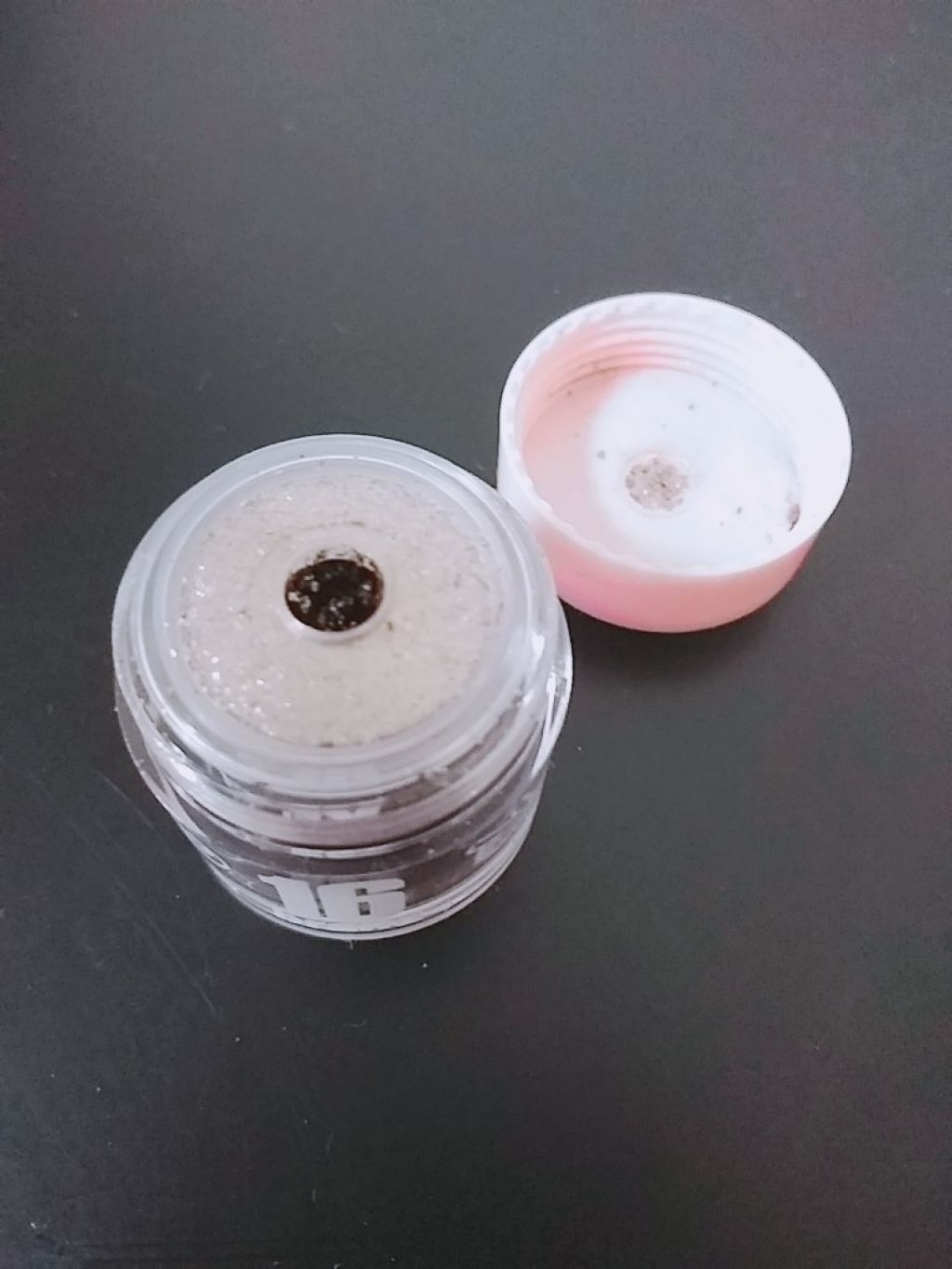 16CANDY ROCK PEAEL POWDER/16BRAND/単色アイシャドウを使ったクチコミ（3枚目）