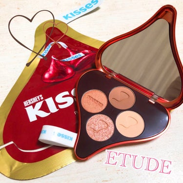 
▹▸ ETUDE キスチョコレート
                       プレイカラーアイズ  ダーク

2月1日から数量限定で発売の
ETUDE×HERSHEY’S KISSESのコラボ商品