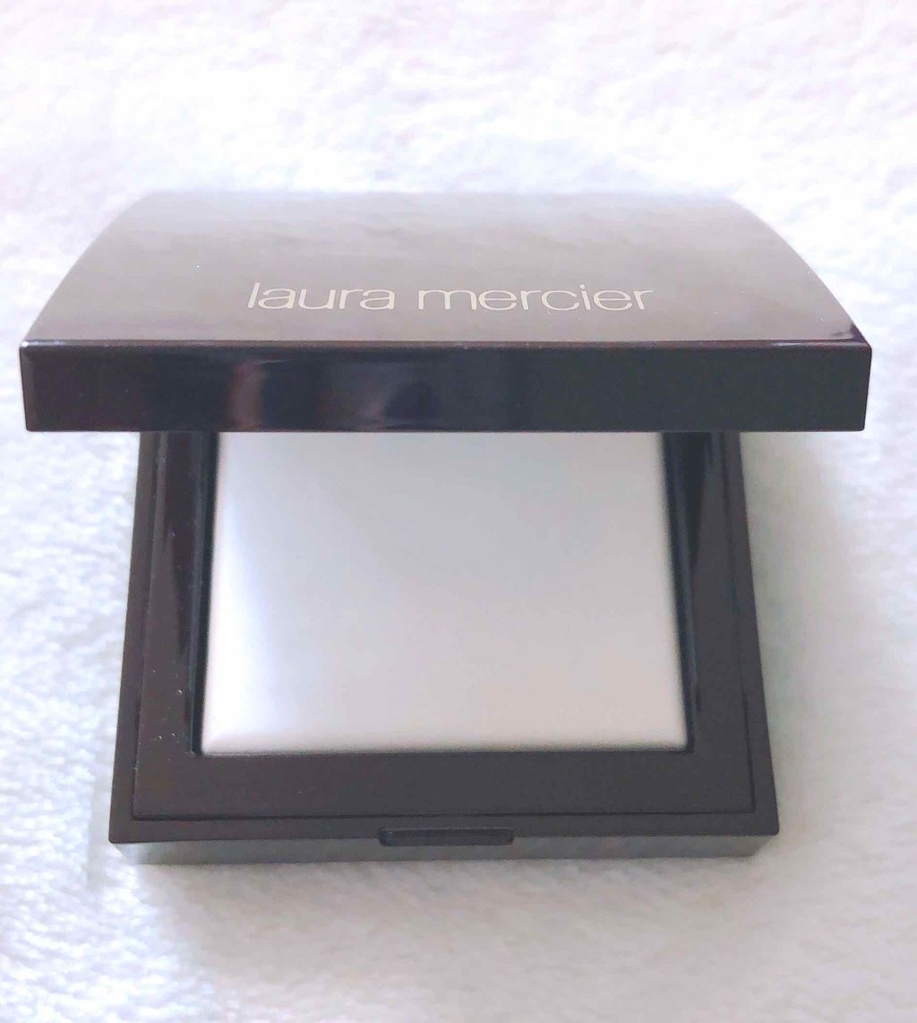 シークレット ブラーリング パウダー フォー アンダー アイズ/ローラ メルシエ/プレストパウダーを使ったクチコミ（1枚目）