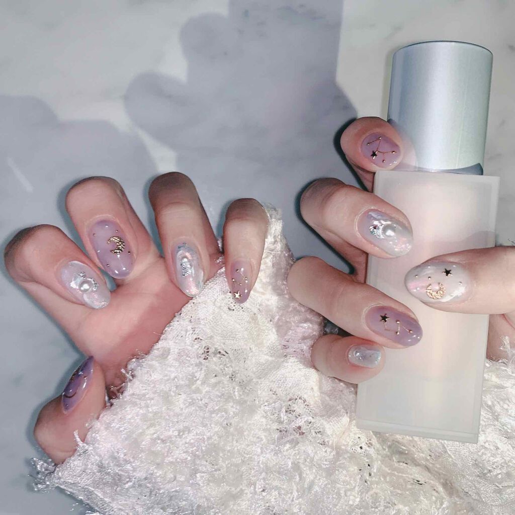 🪐NEW NAIL🪐　#鹿のネイル
気分を上げるべく2020の春は紫色を沢山使おう期間(〃ω〃)大好きな星や月を散りばめてキラキラネイルにしてもらいました！いつも色味と雰囲気だけ伝えてほぼネイリストさんお任せ🌱毎回可愛くて本当に癒され