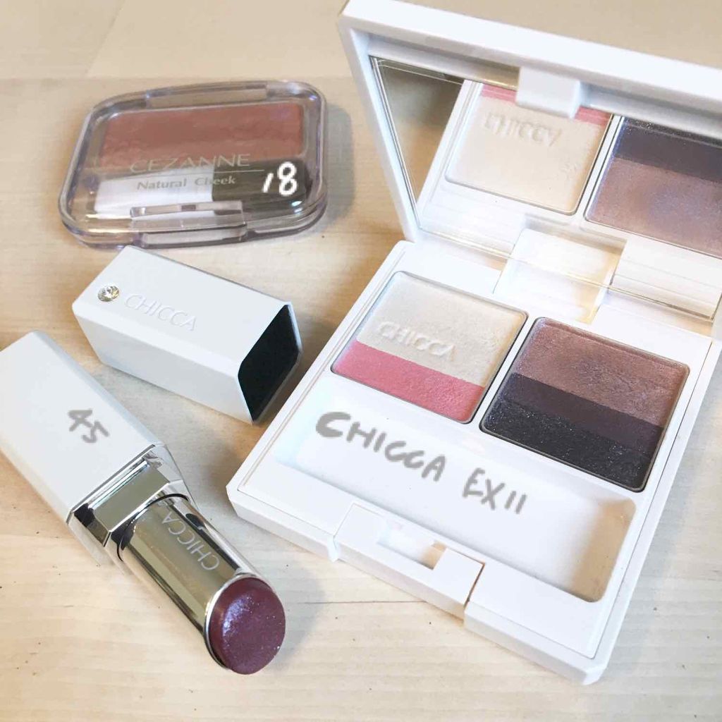 フローレスグロウ リッドテクスチャー アイシャドウ EX11 ハギングプードル/CHICCA/アイシャドウパレットを使ったクチコミ（1枚目）