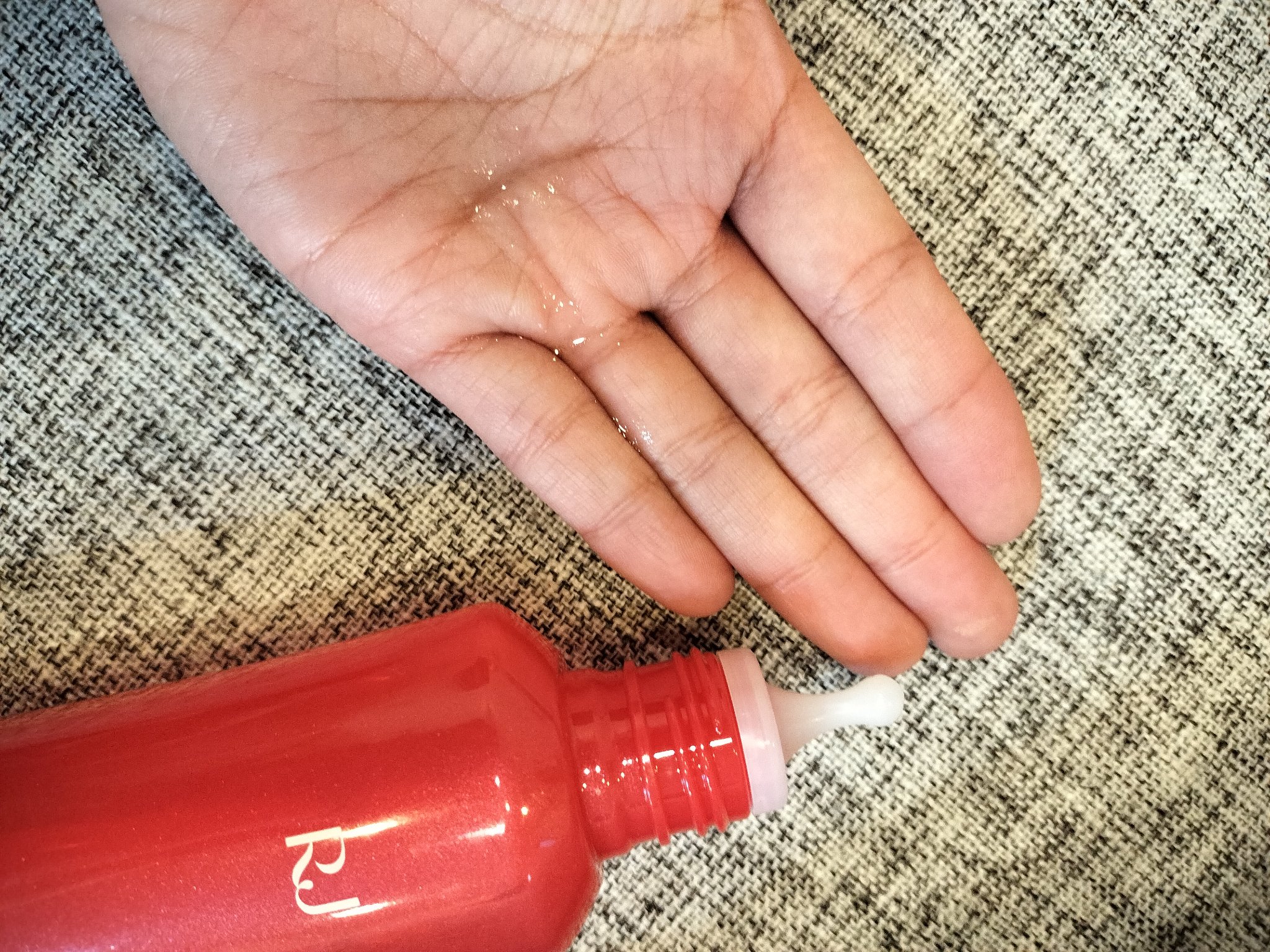 薬用 RJ地肌ケア エッセンス /アピセラピーコスメティクス/頭皮ローションを使ったクチコミ（2枚目）