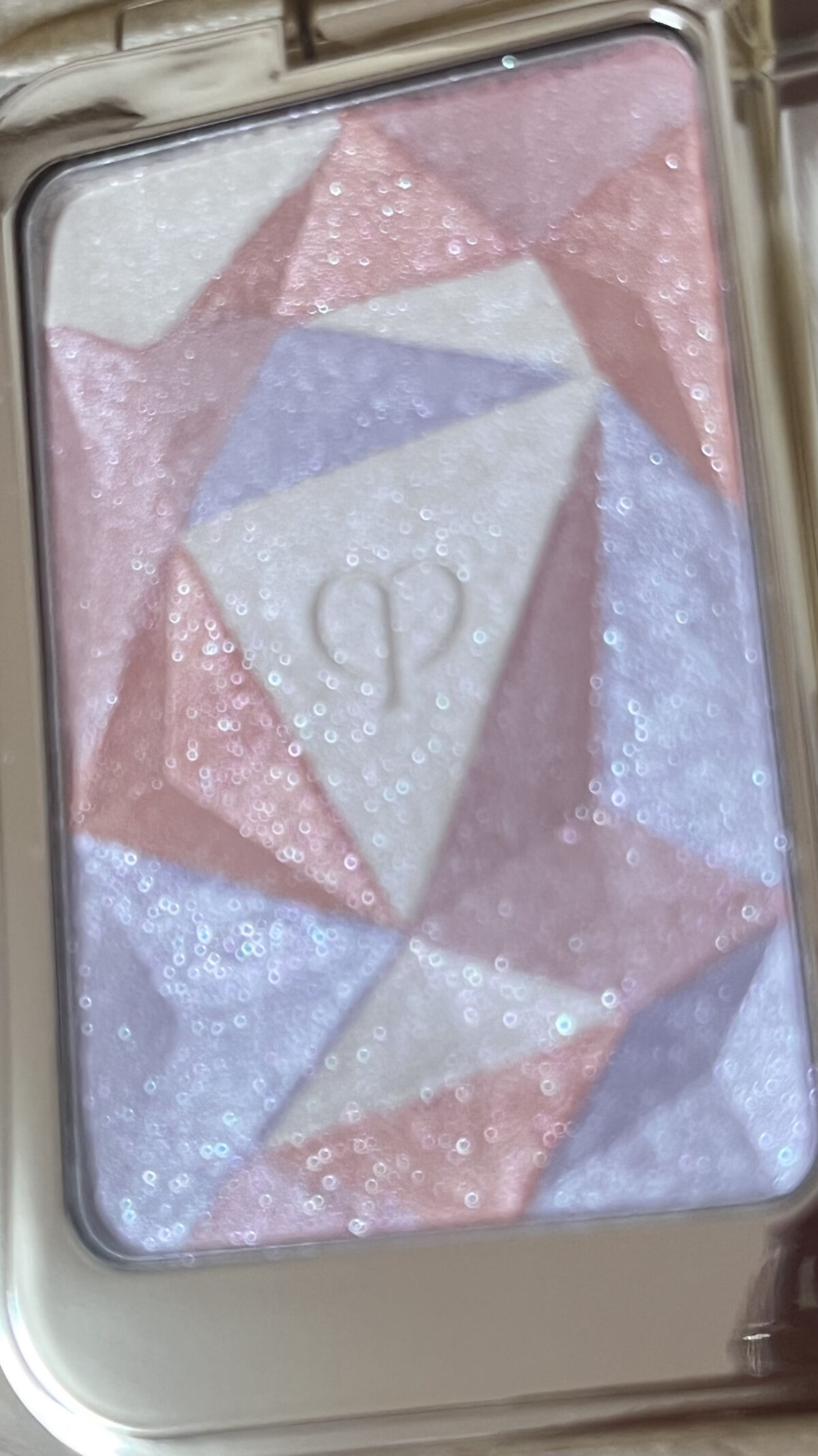 ル・レオスールデクラ  201/クレ・ド・ポー ボーテ/パウダーハイライトを使ったクチコミ（3枚目）