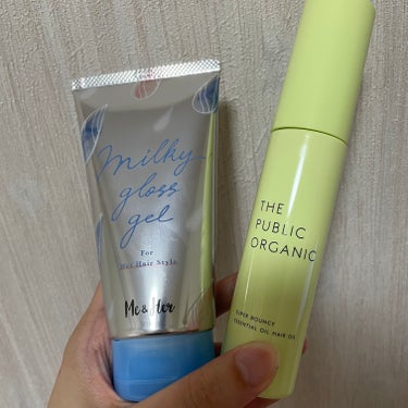 THE PUBLIC ORGANICスーパーバウンシー ディープモイスト 精油ヘアオイル

◎
精油のヘアオイルで髪の毛にやさしくケアしながらスタイリングできる！
保水効果が高くて、夜までウエット感続く