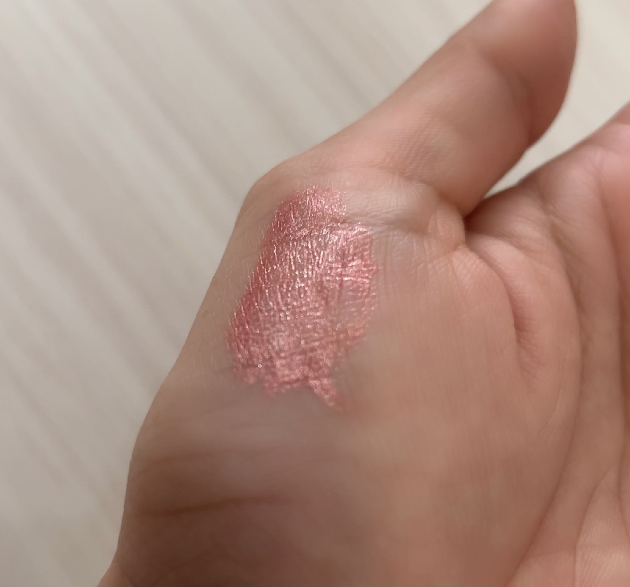 ウォータリーラメライナー/Ririmew/リキッドアイライナーを使ったクチコミ（3枚目）