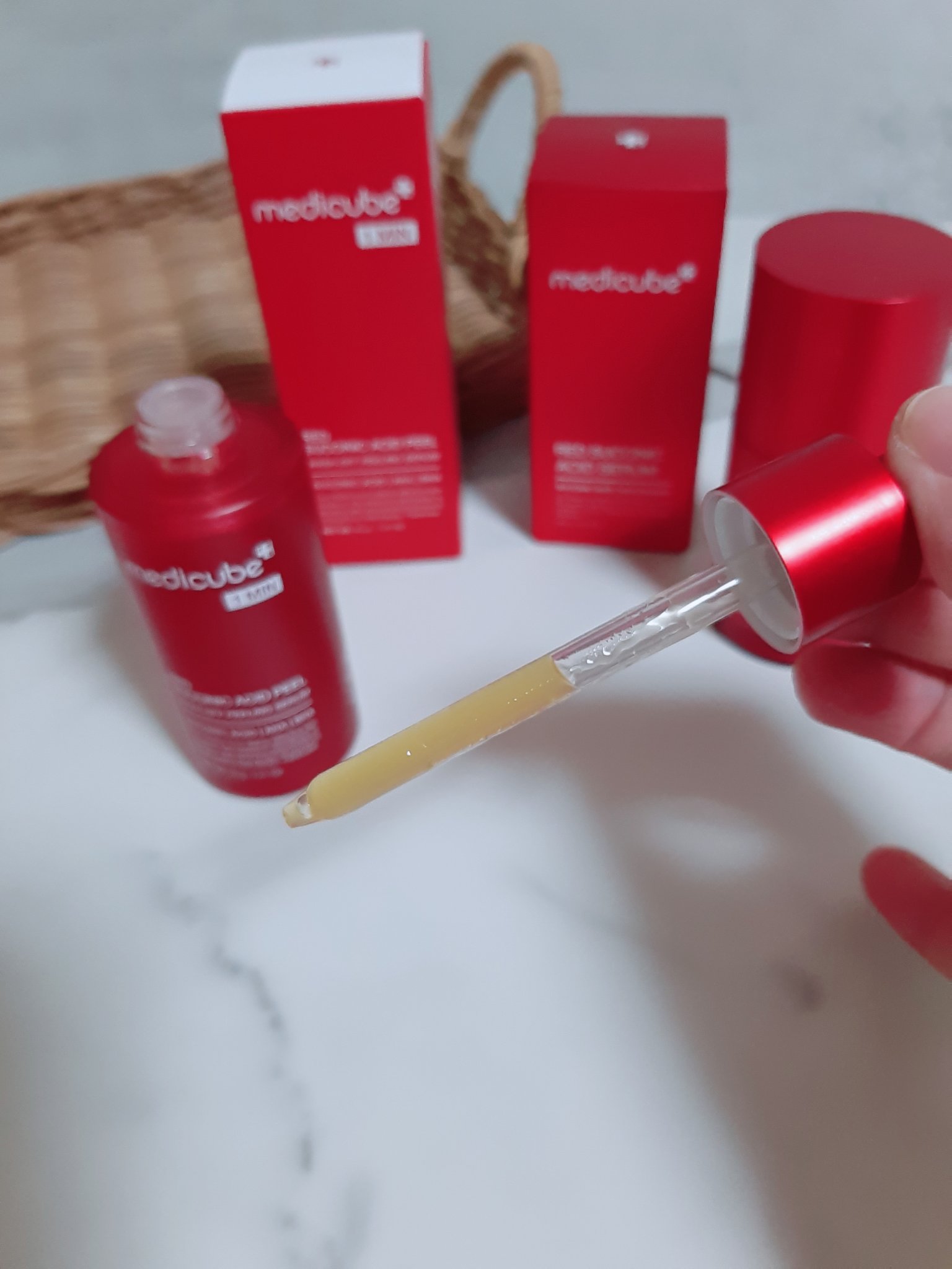 レッドアクネピーリングセラム/MEDICUBE/美容液を使ったクチコミ（2枚目）