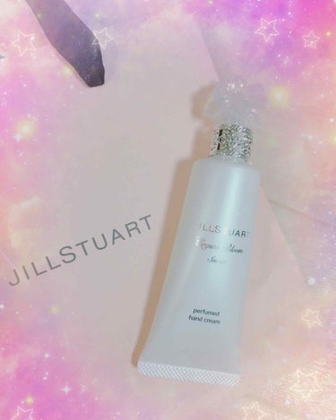 クリスタルブルーム スノー パフュームド ハンドクリーム/JILL STUART/ハンドクリームを使ったクチコミ（1枚目）