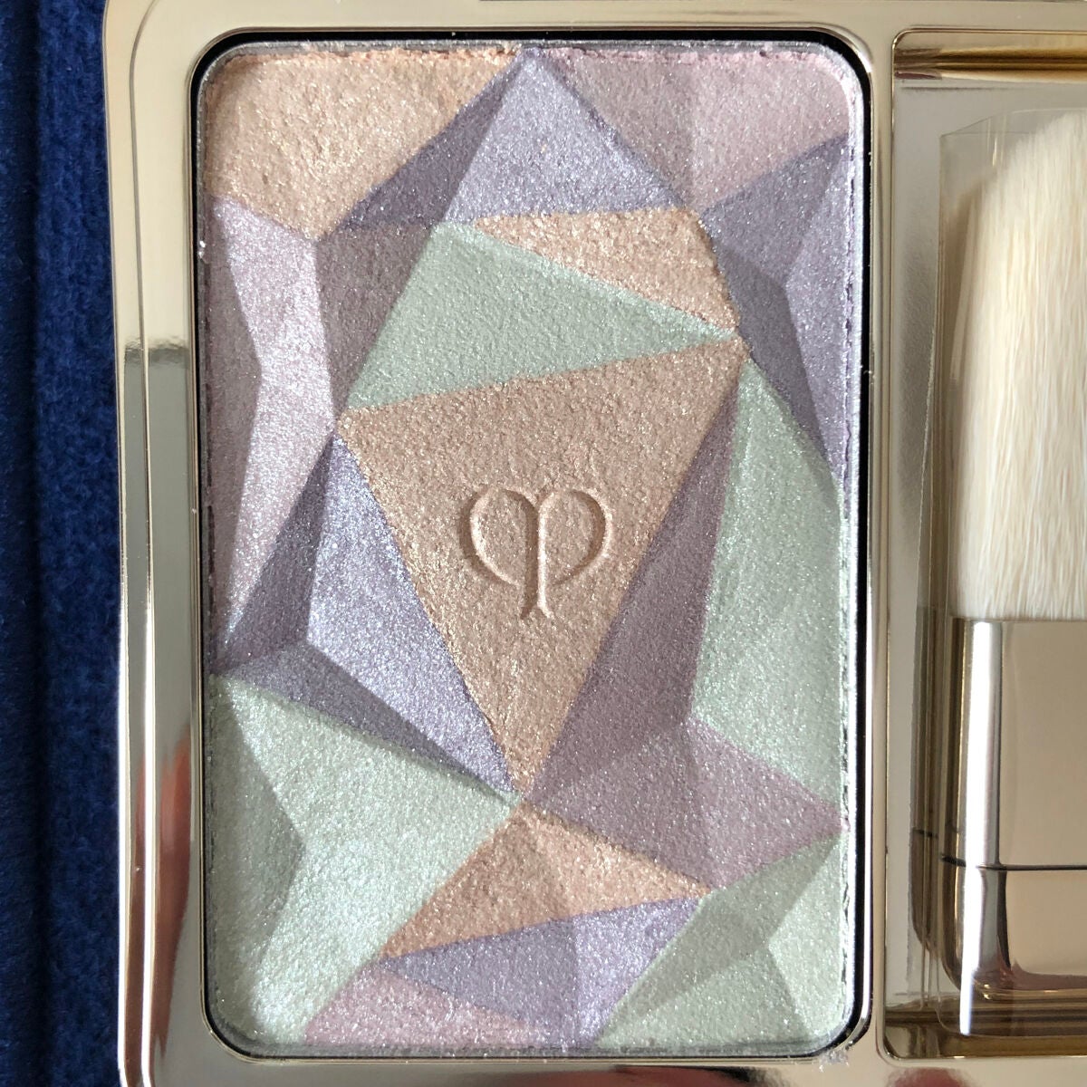 ル・レオスールデクラ /クレ・ド・ポー ボーテ/パウダーハイライトを使ったクチコミ(5枚目)