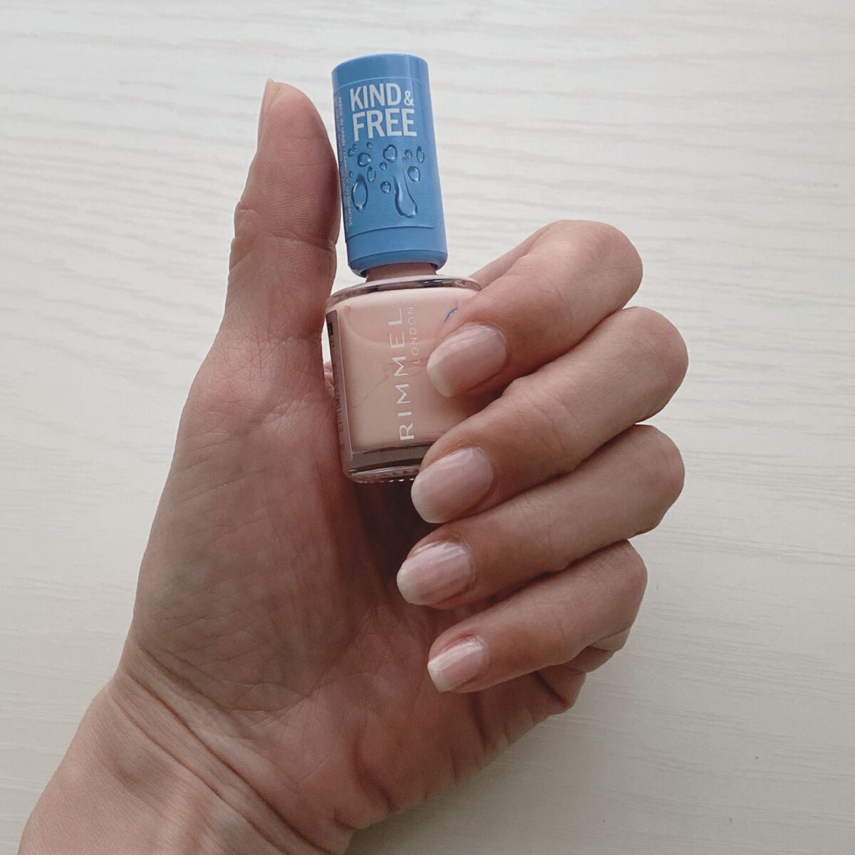 カインド&フリー ネイルポリッシュ/リンメル ロンドン/マニキュアを使ったクチコミ（1枚目）