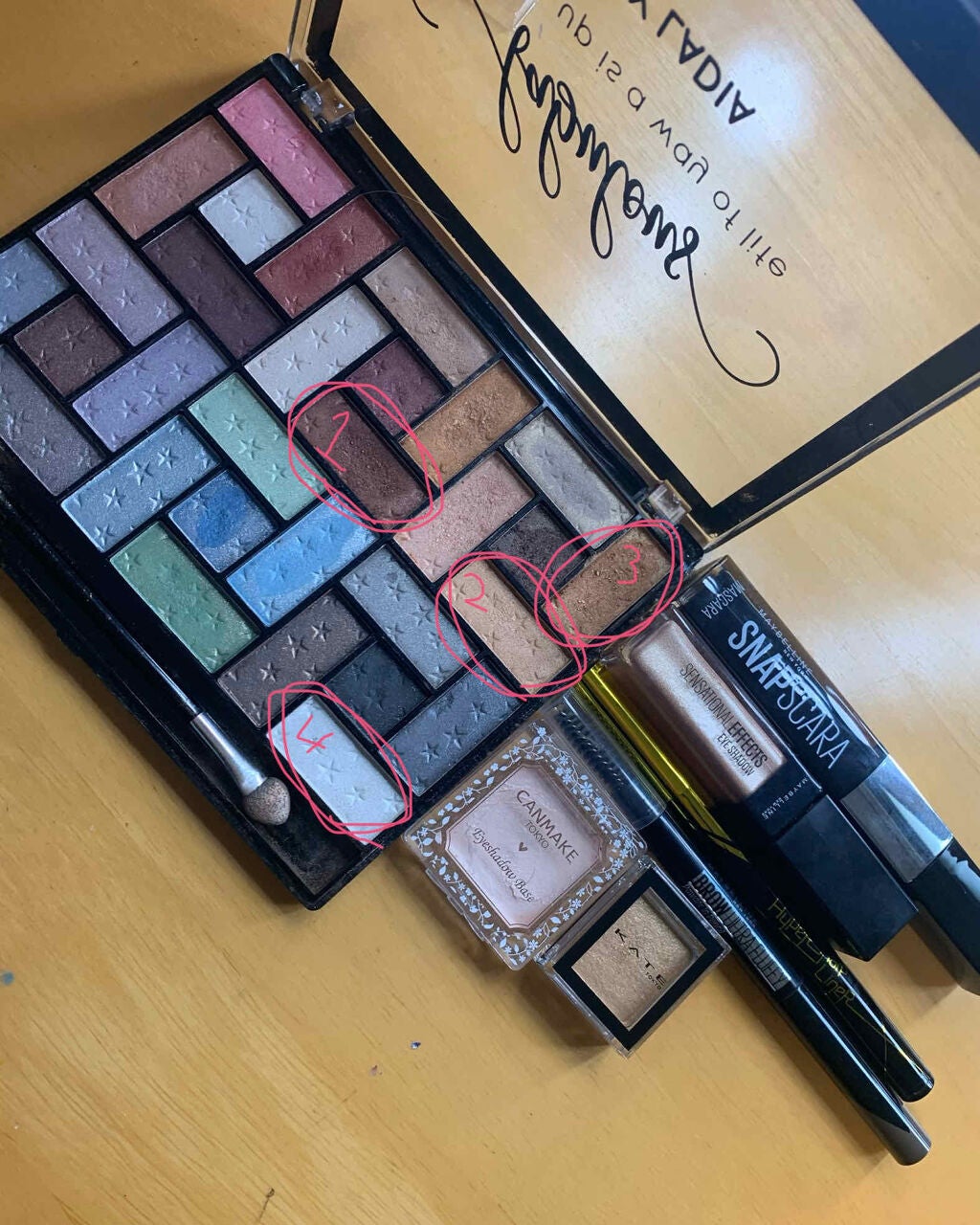 アイシャドウベース/キャンメイク/アイシャドウベースを使ったクチコミ(2枚目)