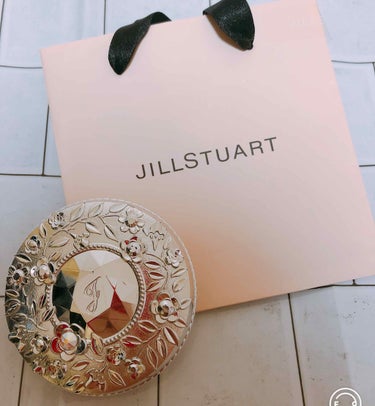 クリスタルルーセント フェイスパウダー/JILL STUART/プレストパウダーを使ったクチコミ（1枚目）