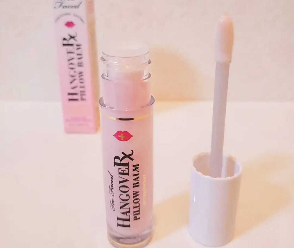 ～トゥー フェイスド ハングオーバー～ ピロー バーム リップ トリートメント/Too Faced/リップ美容液を使ったクチコミ（2枚目）