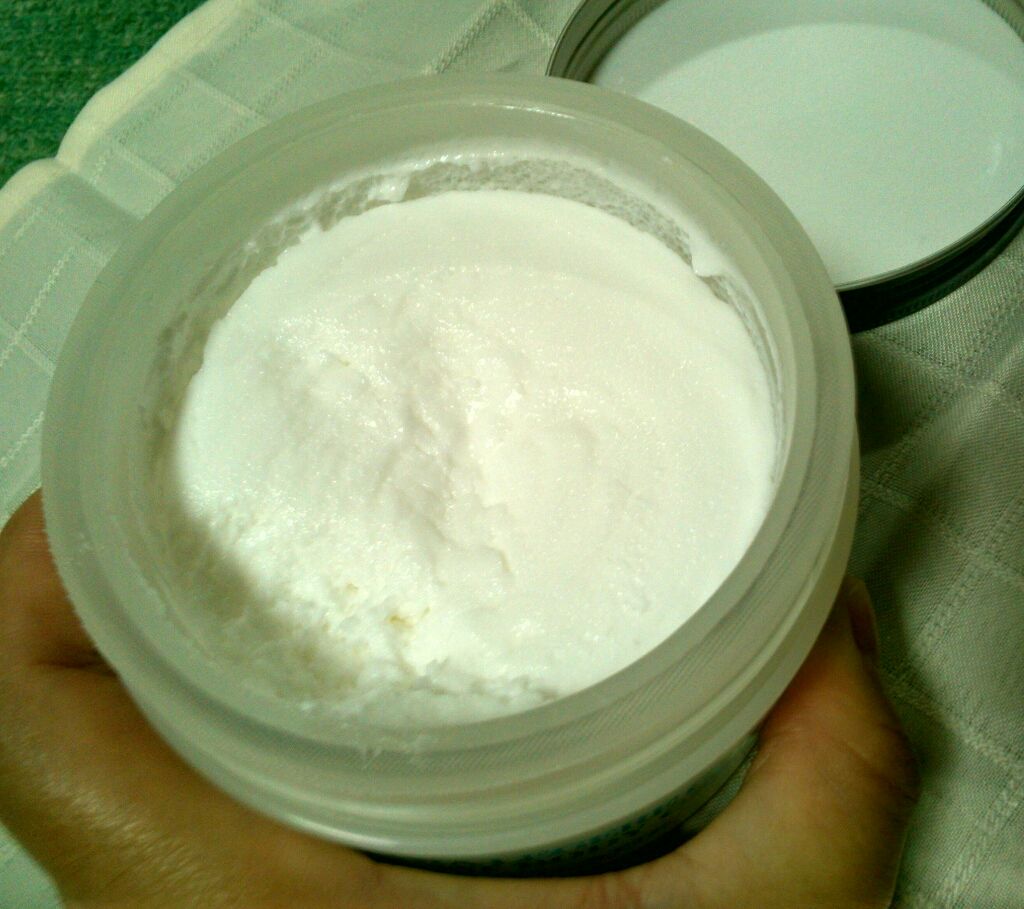 スノーシア ボディクリーム/L'OCCITANE/ボディクリームを使ったクチコミ(2枚目)