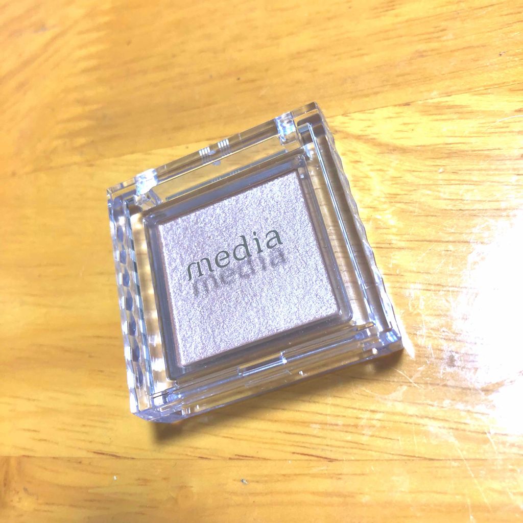 ブライトアップアイシャドウ/media/単色アイシャドウを使ったクチコミ（1枚目）