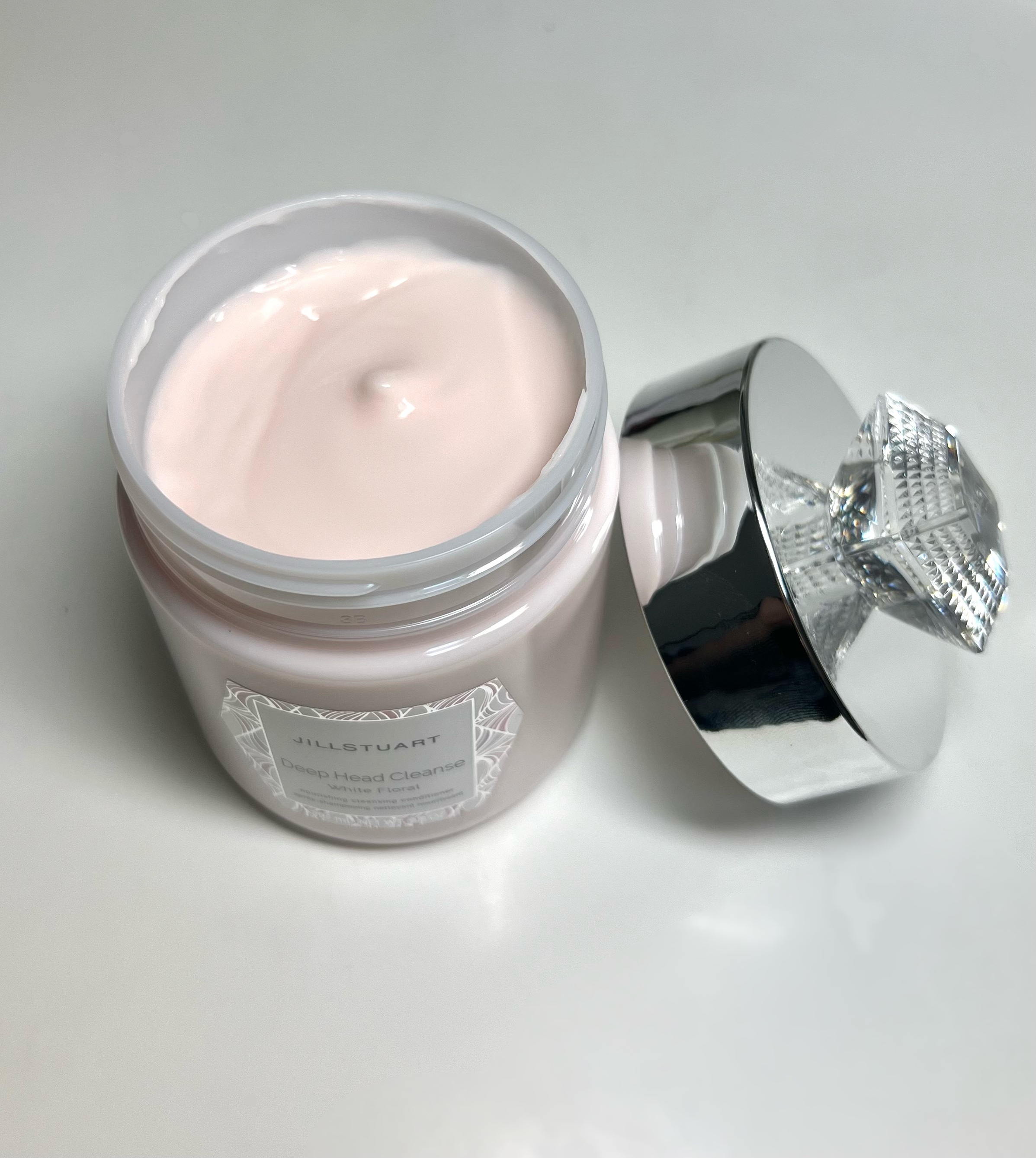 ディープ ヘッドクレンズ　ホワイトフローラル/JILL STUART/市販シャンプーを使ったクチコミ（3枚目）