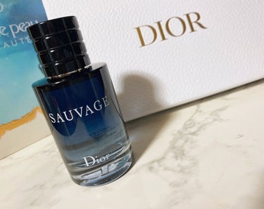 Diorソヴァージュ オードゥ トワレ

販売しはじめた頃かな？に
サンプルもらう機会が多くて
その頃からずっと大好きな香り。

しばらく甘〜い系にハマってて
最近思い出して使いたくなって
Qoo10で