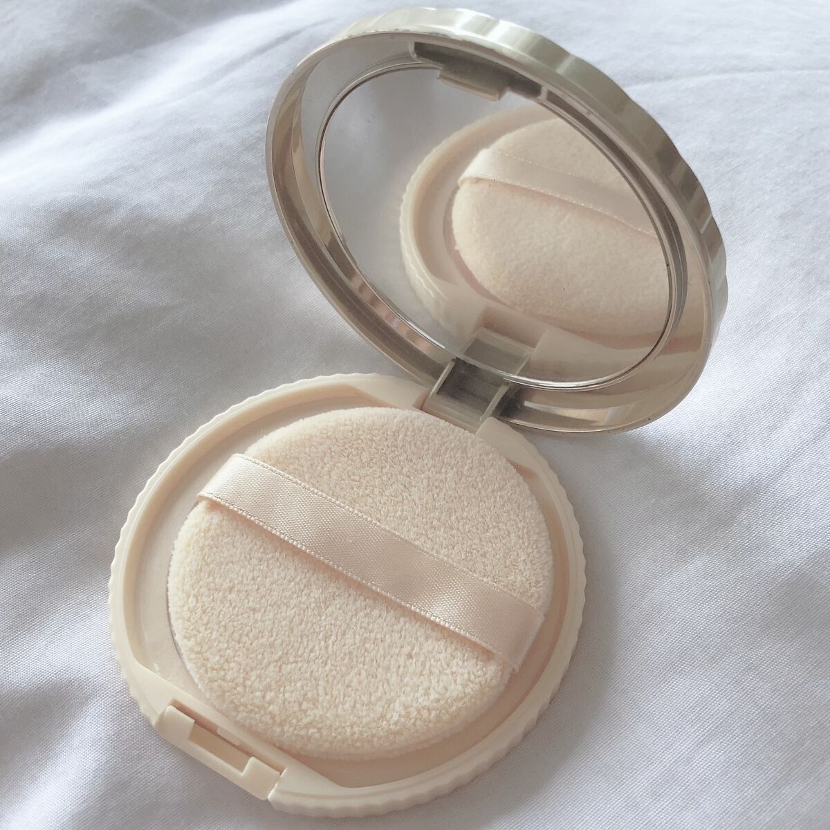 【旧品】マシュマロフィニッシュパウダー MO マットオークル/キャンメイク/プレストパウダーを使ったクチコミ（2枚目）