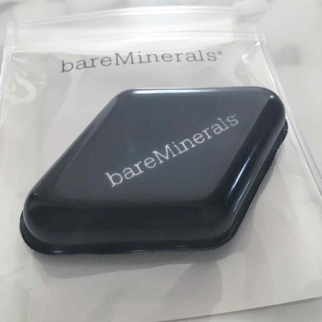 デュアルサイド シリコン ブレンダー/bareMinerals/パフ・スポンジを使ったクチコミ（2枚目）