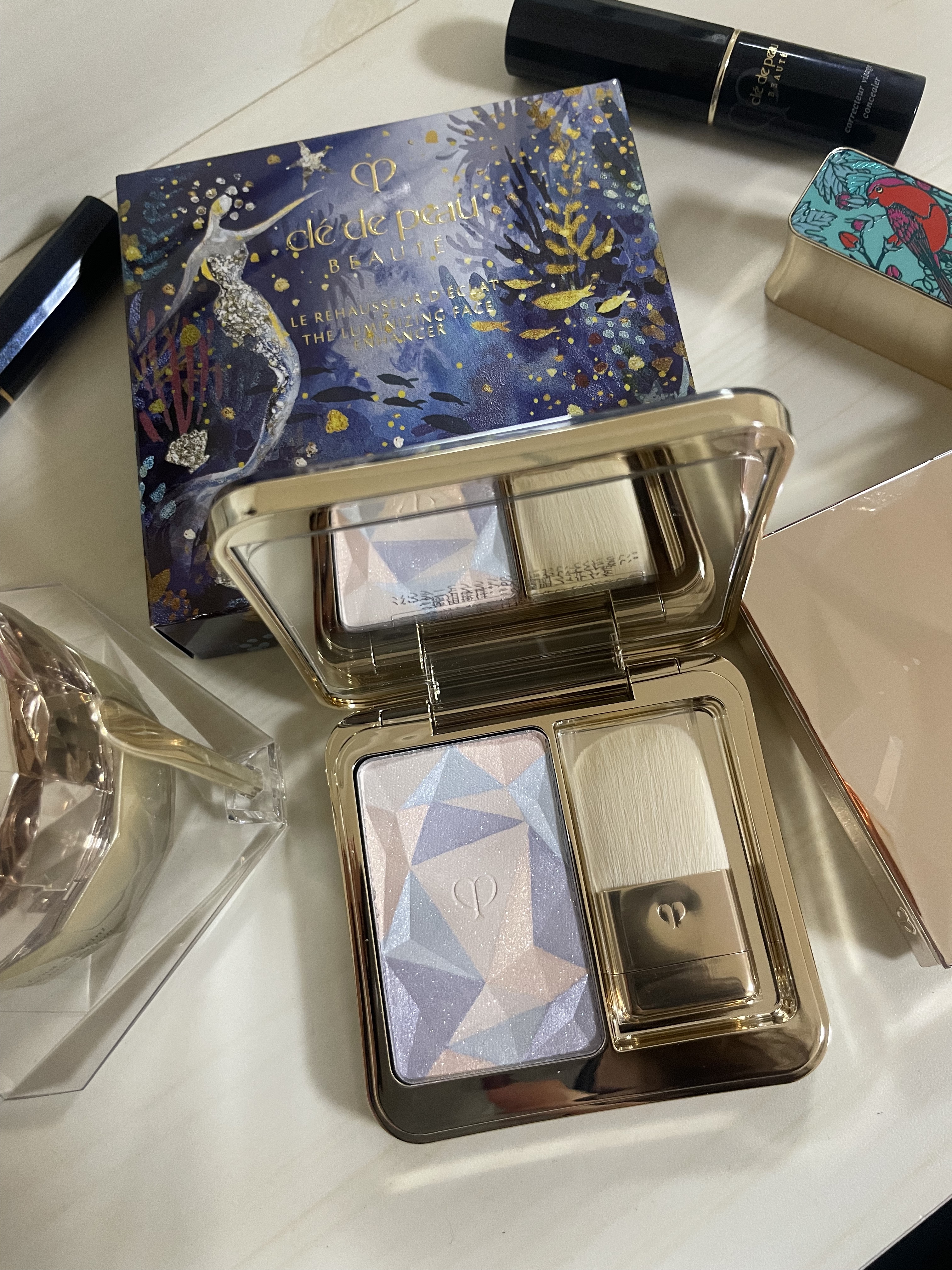 クレ・ド・ポー ボーテ レオスールデクラ 11/クレ・ド・ポー ボーテ/パウダーハイライトを使ったクチコミ（3枚目）