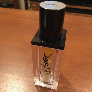 今回はYVES SAINT LAURENT BEAUTEのピュアショット ナイトセラムです✨
イブサンローランの化粧品は、かの有名なリップのみでスキンケアは初めてです。

またまたLIPS様から高級美容