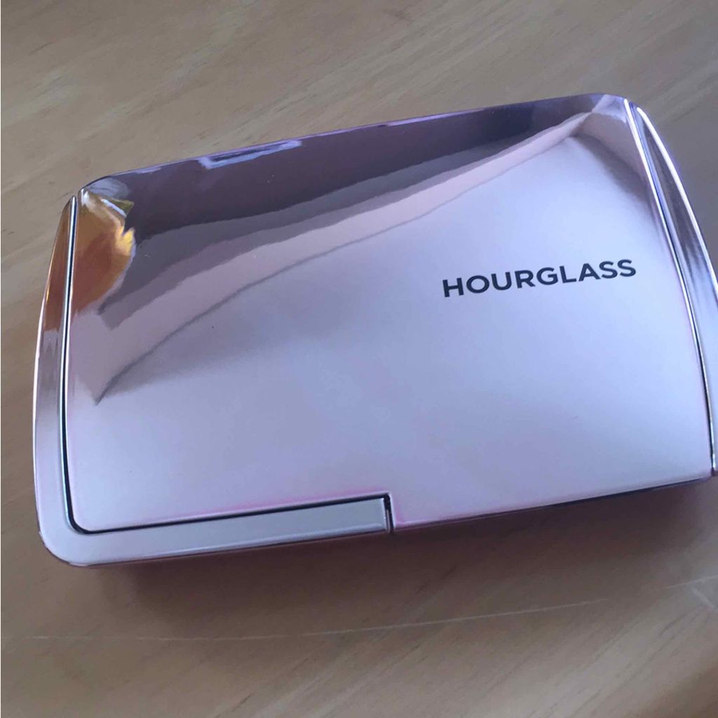 HOURGLASS AMBIENT LIGHTING EDIT-VOLUME 4/HOURGLASS/プレストパウダーを使ったクチコミ(2枚目)