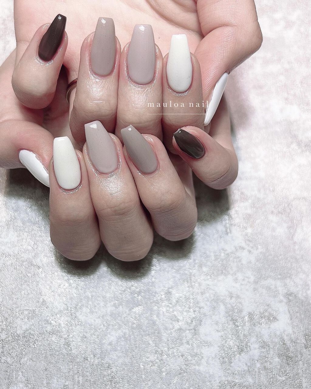 mauloa_nail on LIPS 「・ ワンカラー🤍🤍ありがとうございました✨😌・ネイルやり方動画..」(1枚目)